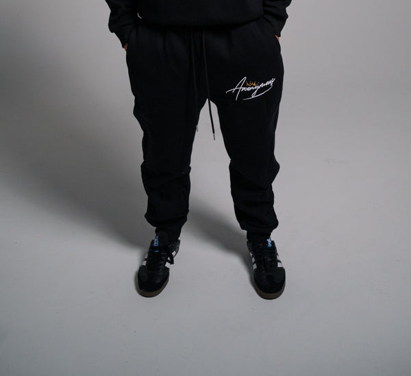 Oversize men’s black trackies